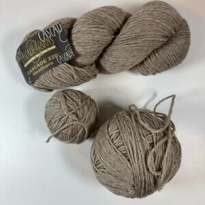 Cascade Yarns 220 The Heathers #8012 Peruvian Wool Doeskin - Lot of 2